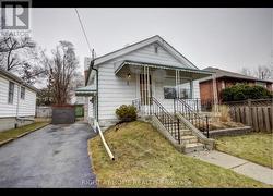 MAIN - 3 BEXHILL AVENUE Toronto, ON M1L 3B3