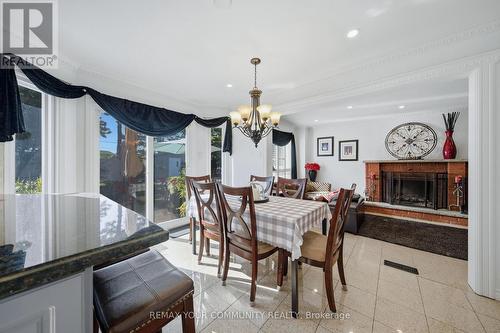 44 CANDY CRESCENT W  Brampton, ON L6X 3Z6