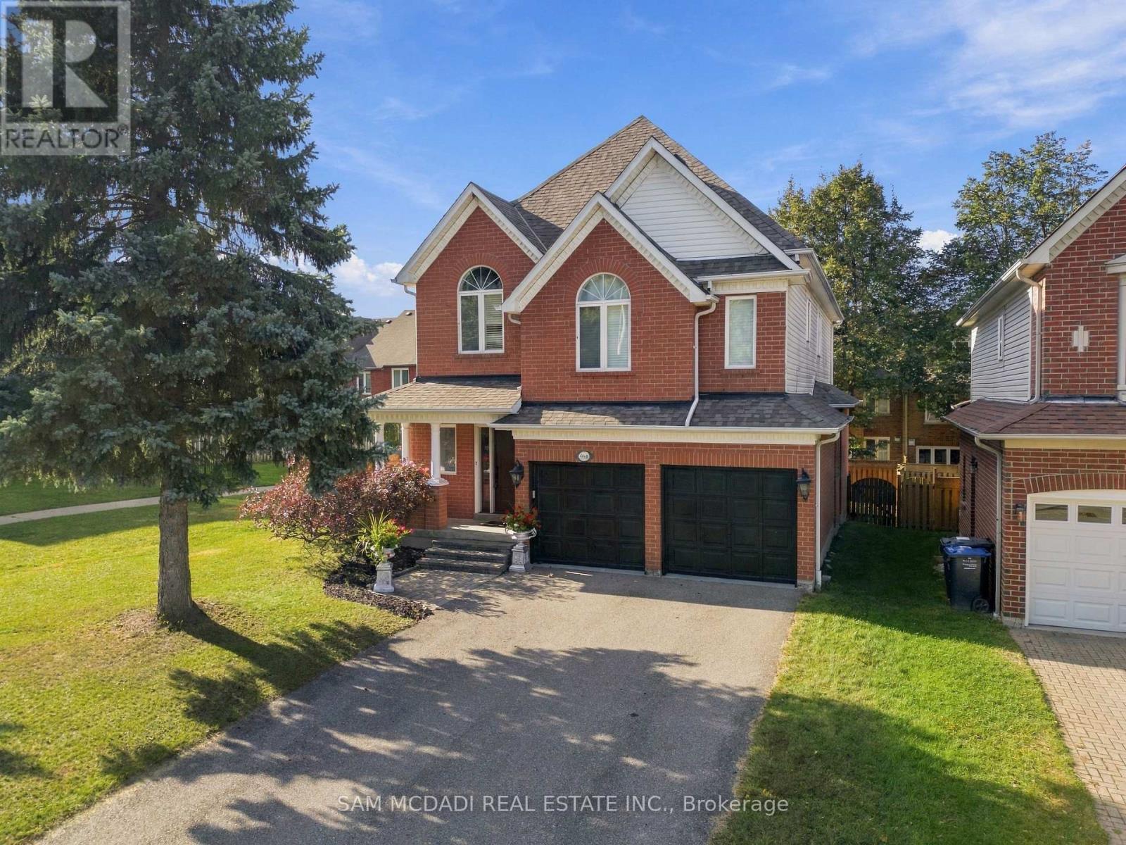 964 Queen Street W, Mississauga, ON