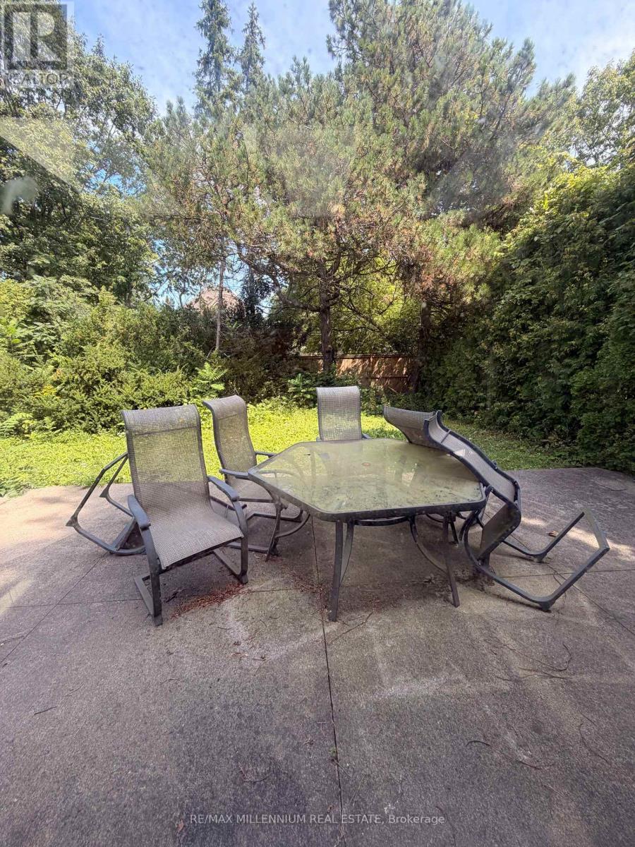 3501 Kingbird Court, Mississauga, ON