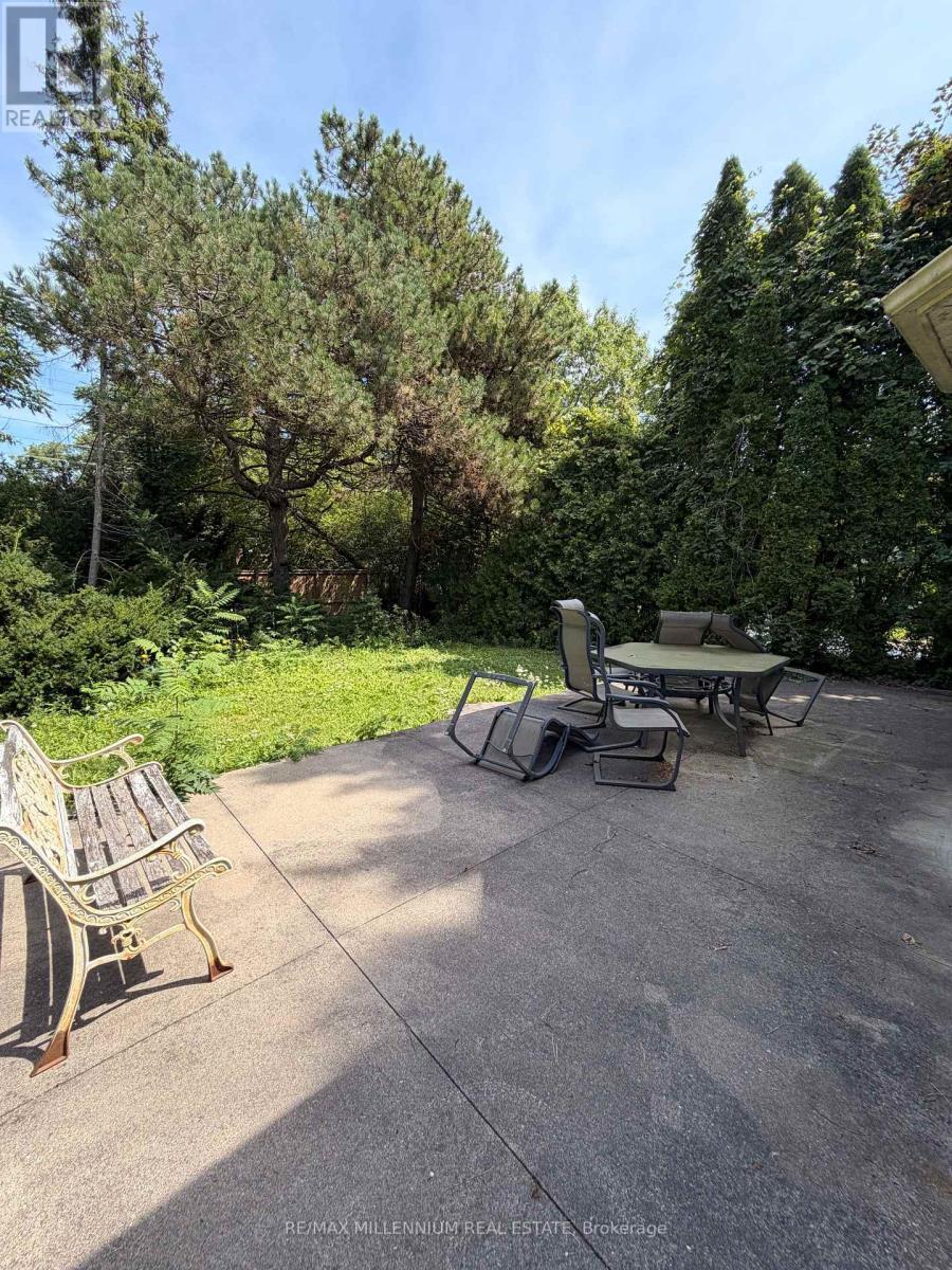 3501 Kingbird Court, Mississauga, ON