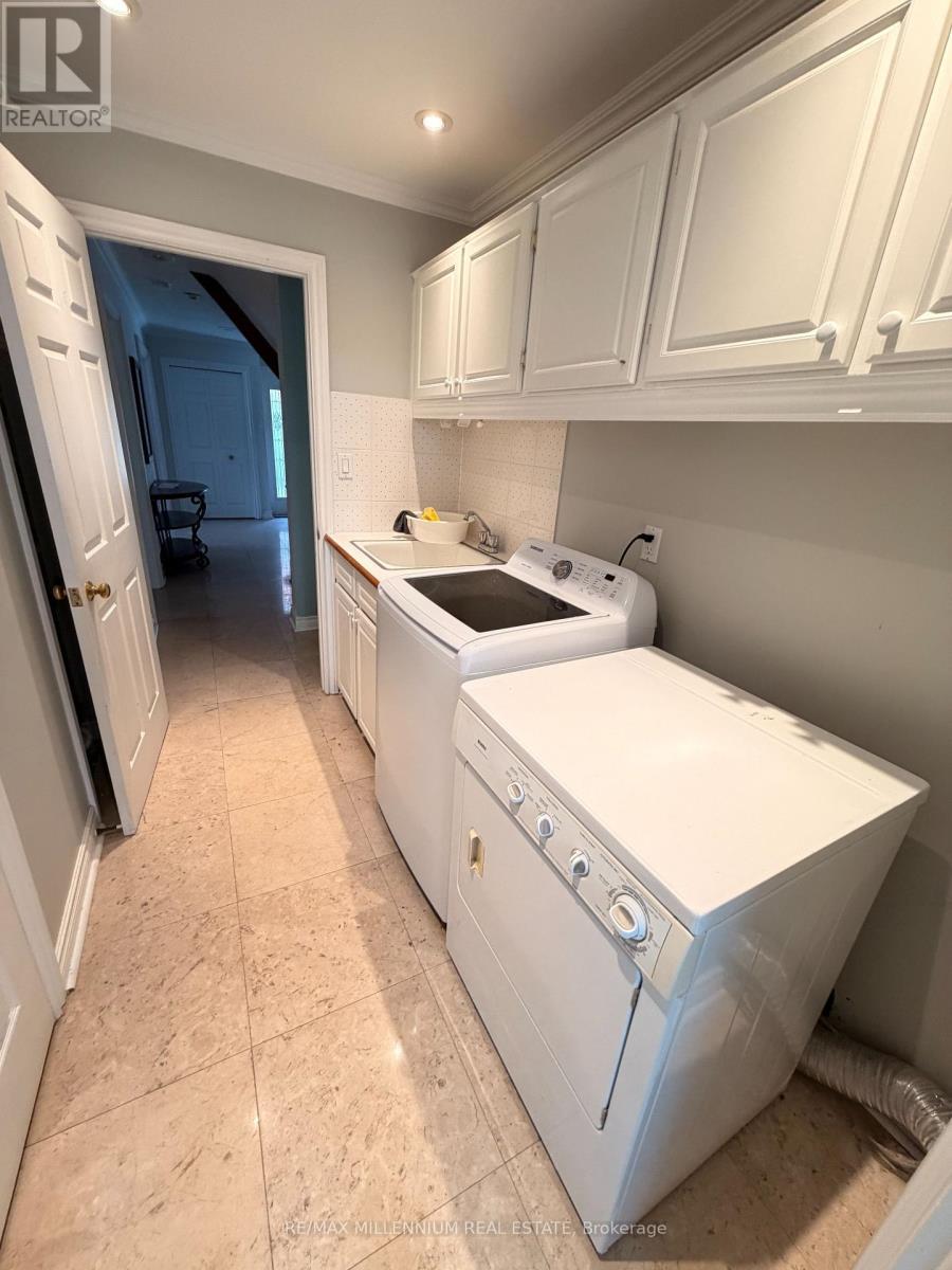 3501 Kingbird Court, Mississauga, ON