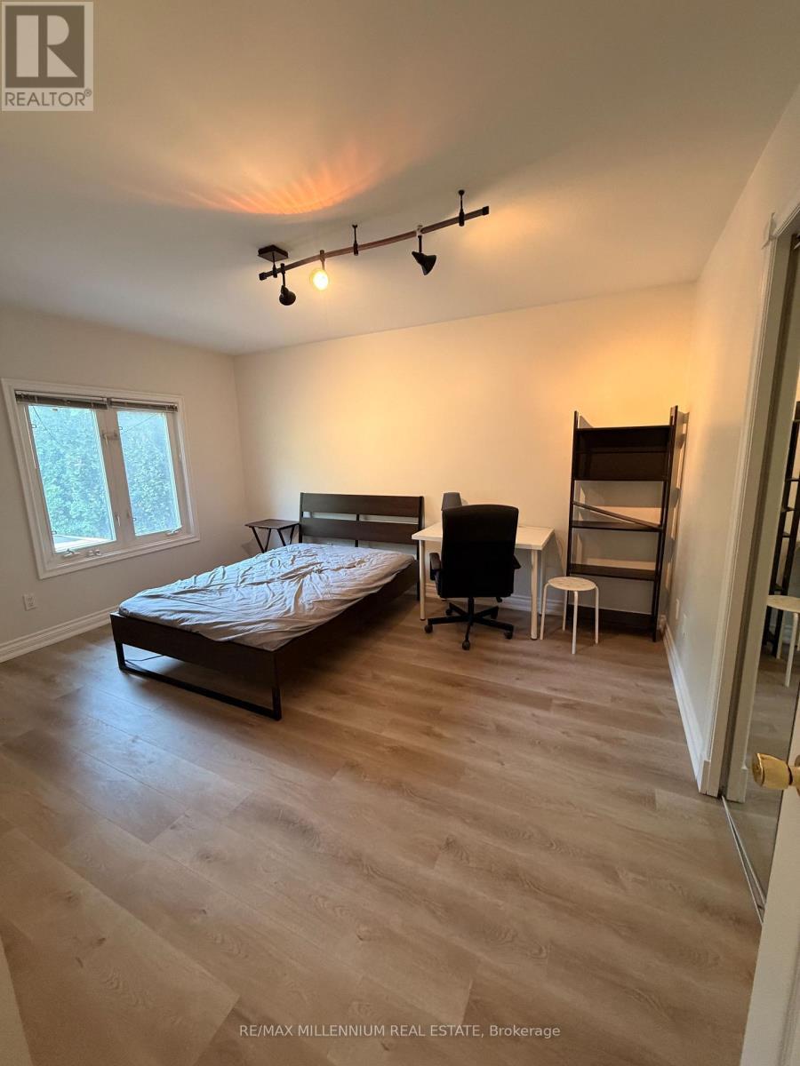 3501 Kingbird Court, Mississauga, ON