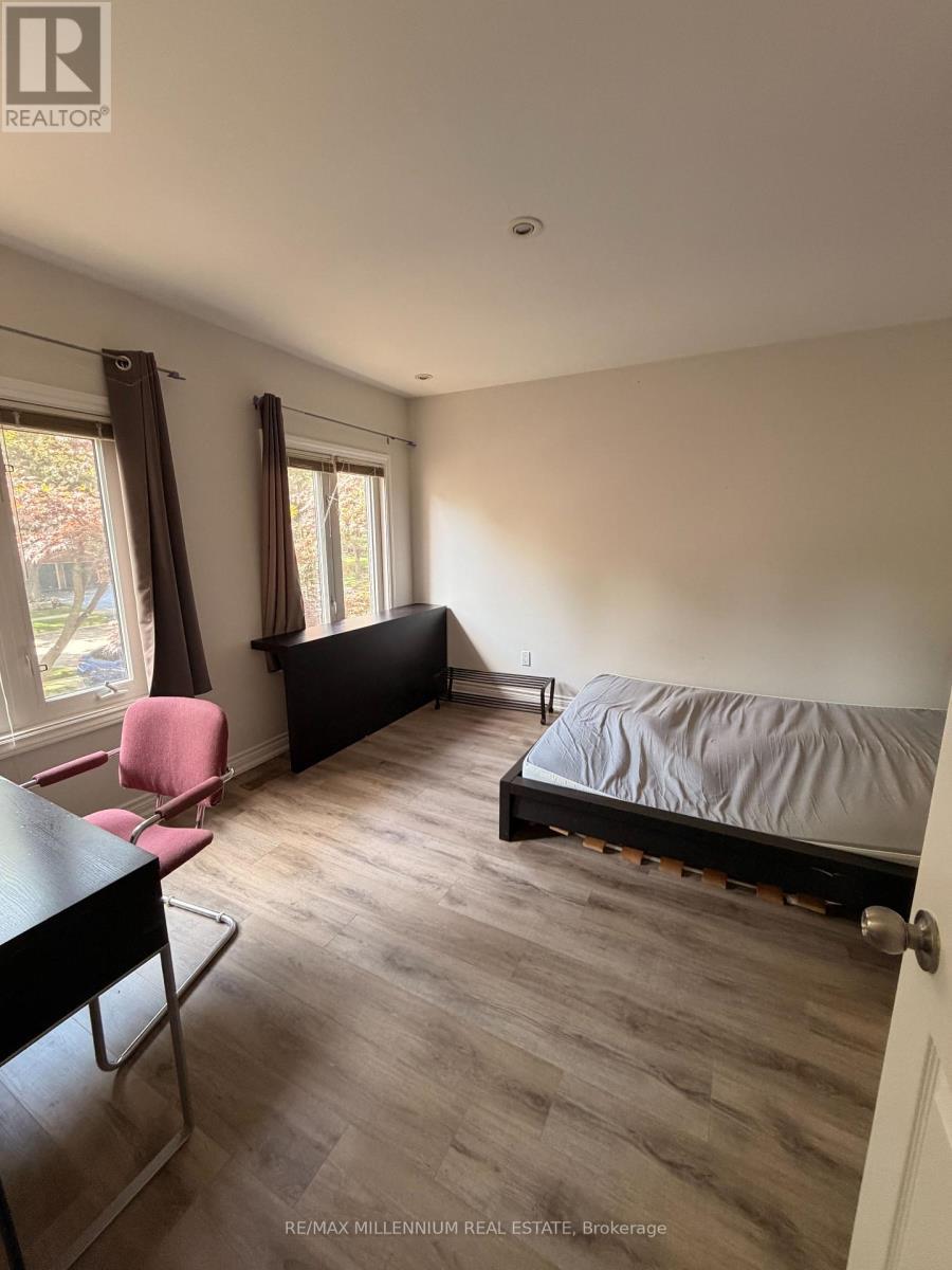 3501 Kingbird Court, Mississauga, ON