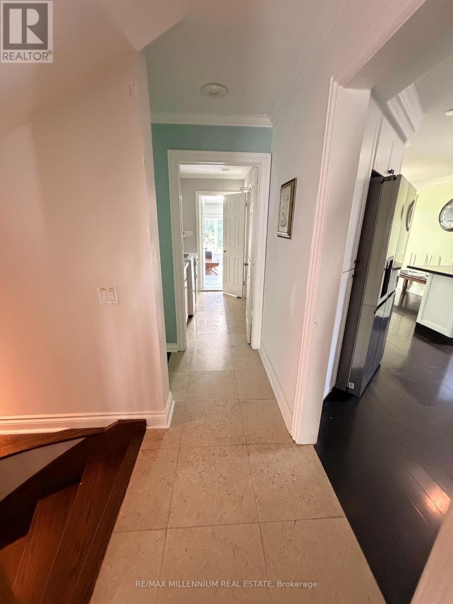 3501 Kingbird Court, Mississauga, ON
