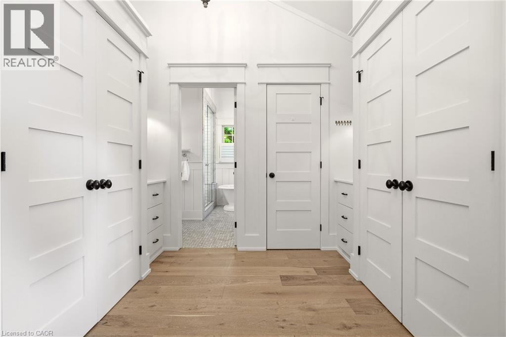 330 Camelot Court, Burlington, ON