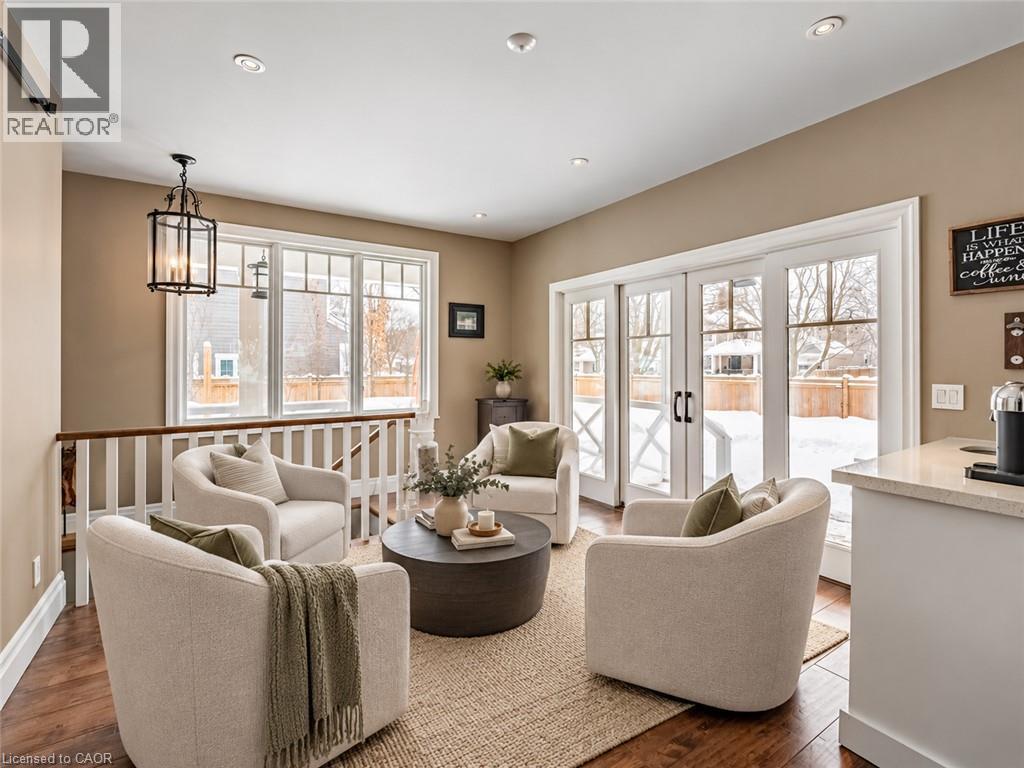 Virtually staged - 4380 Spruce Avenue, Burlington, ON
