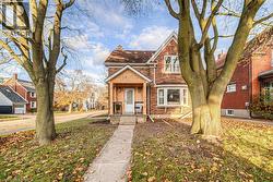 30 DUNBAR Road S Waterloo, ON N2L 2E3