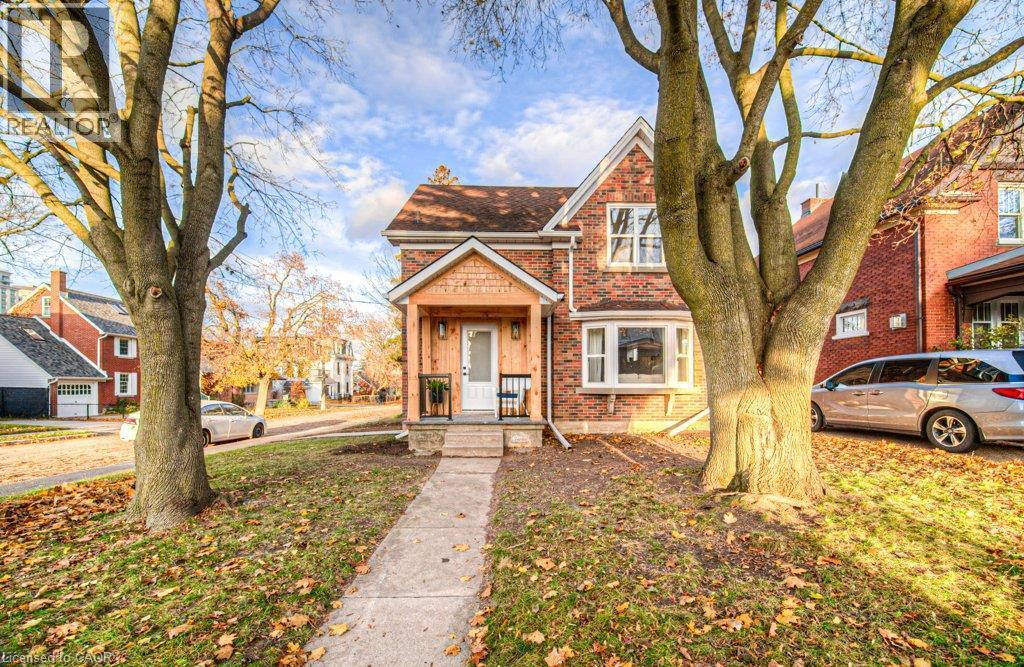 30 Dunbar Road S, Waterloo, ON