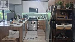 302 - 293 VIEWMOUNT AVENUE Toronto, ON M6B 3H8