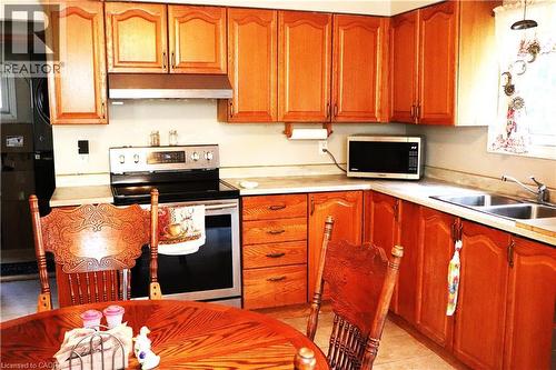 Large eat in kitchen area - 348 Weir Street N, Hamilton, ON 