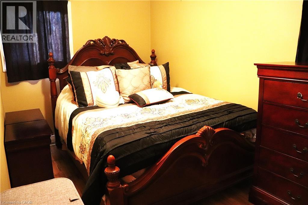 Main floor bedroom - 348 Weir Street N, Hamilton, ON