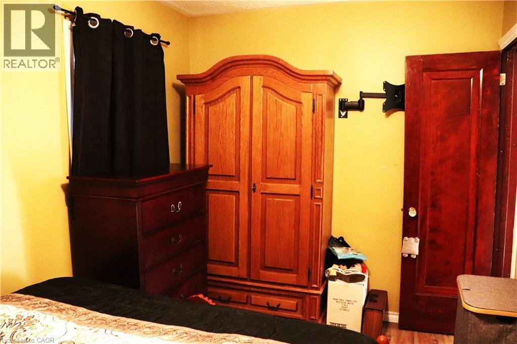 Main floor bedroom - 348 Weir Street N, Hamilton, ON