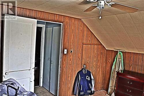 Upper larger bedroom with closet - 348 Weir Street N, Hamilton, ON 