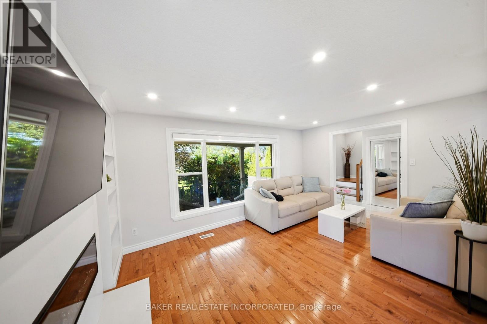 3415 Schomberg Avenue, Mississauga, ON