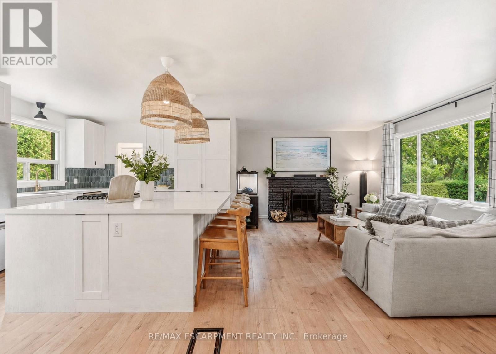 Virtually Enhanced - 271 Linden Avenue, Burlington, ON