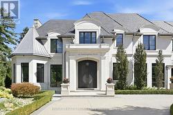 126 SANDRINGHAM DRIVE Toronto, ON M3H 1E3