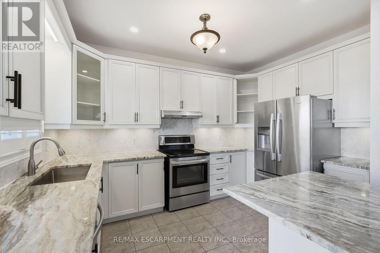 84 Deerborn Drive, Hamilton, ON
