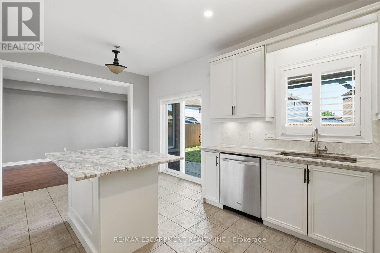 84 Deerborn Drive, Hamilton, ON