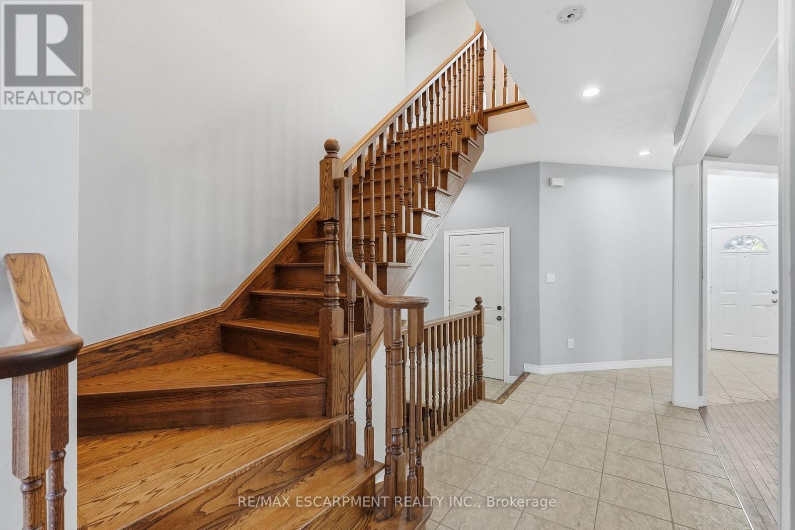 84 Deerborn Drive, Hamilton, ON