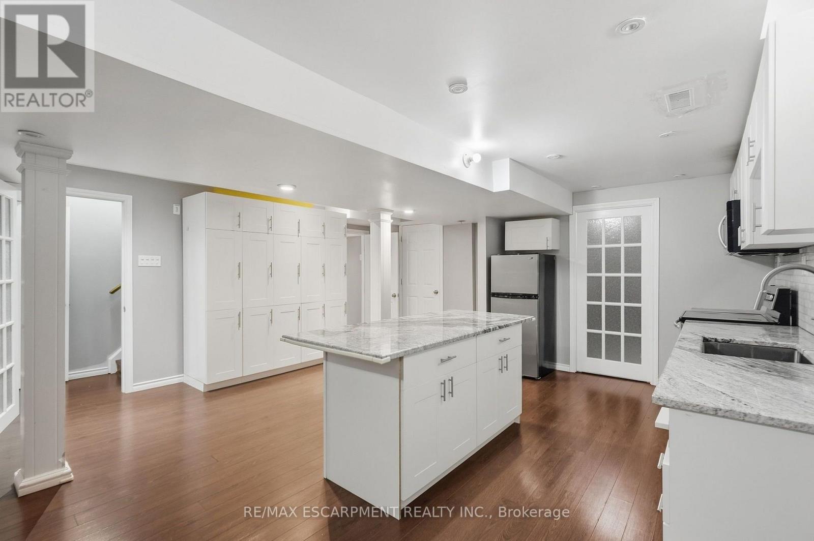 84 Deerborn Drive, Hamilton, ON