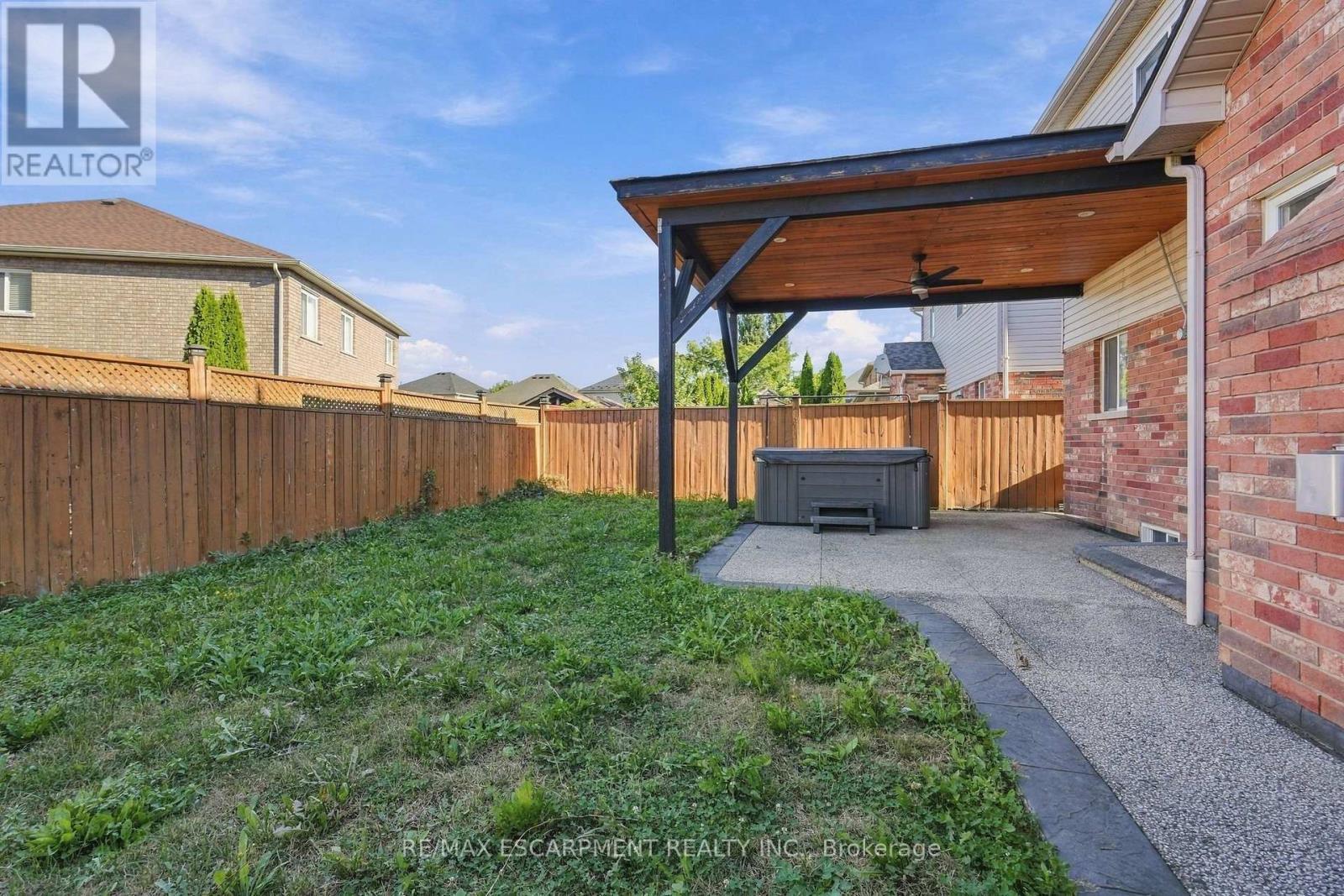 84 Deerborn Drive, Hamilton, ON