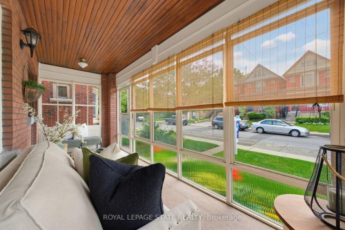 394 Charlton Avenue W, Hamilton, ON 