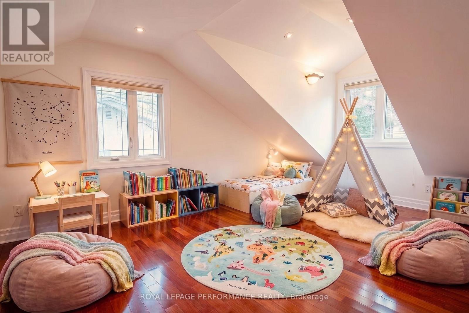 2077 Palmer Avenue, Ottawa, ON