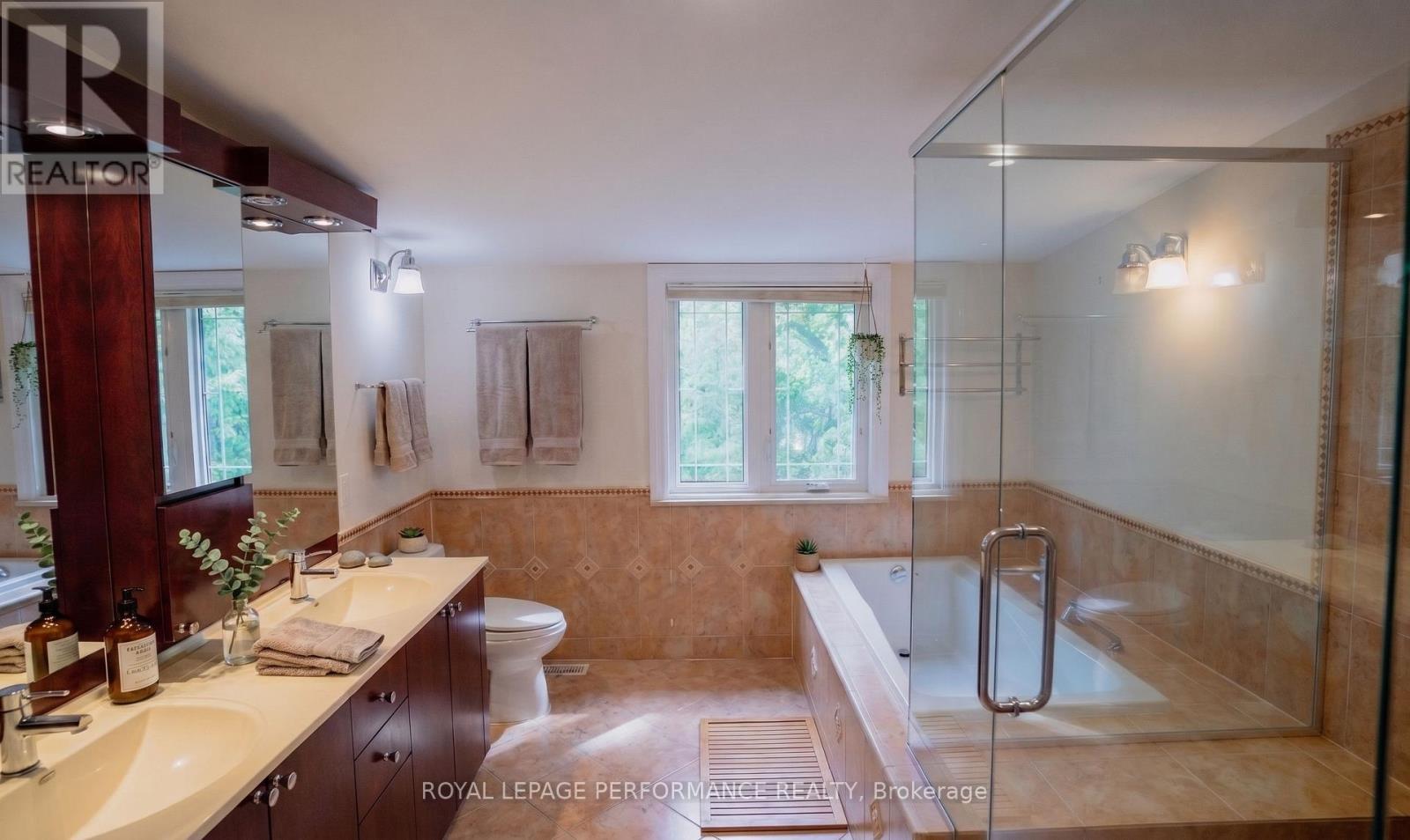 2077 Palmer Avenue, Ottawa, ON