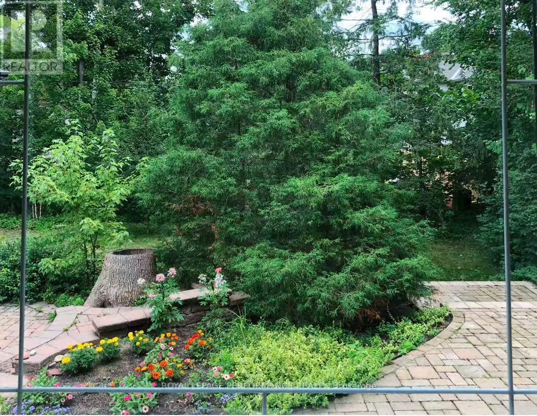 2077 Palmer Avenue, Ottawa, ON