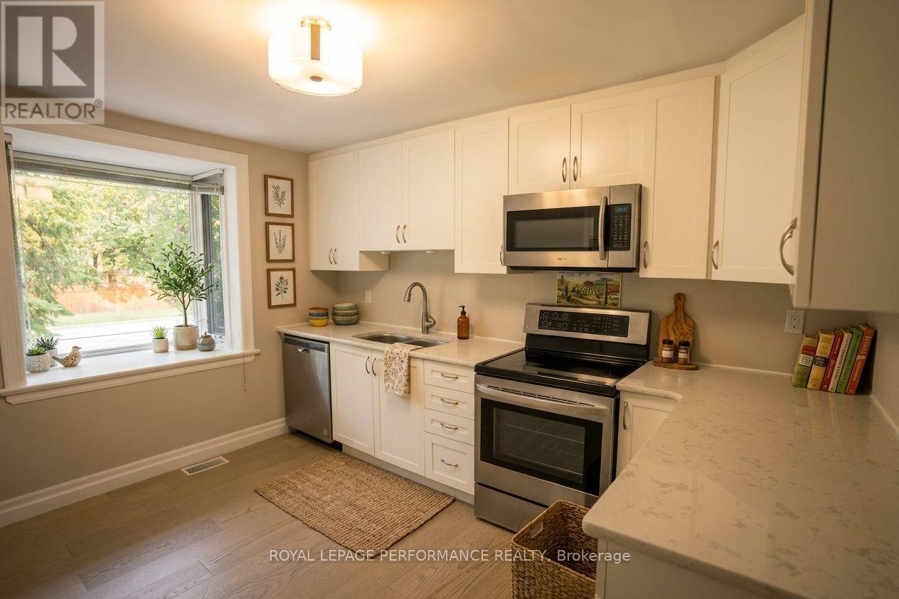 2077 Palmer Avenue, Ottawa, ON