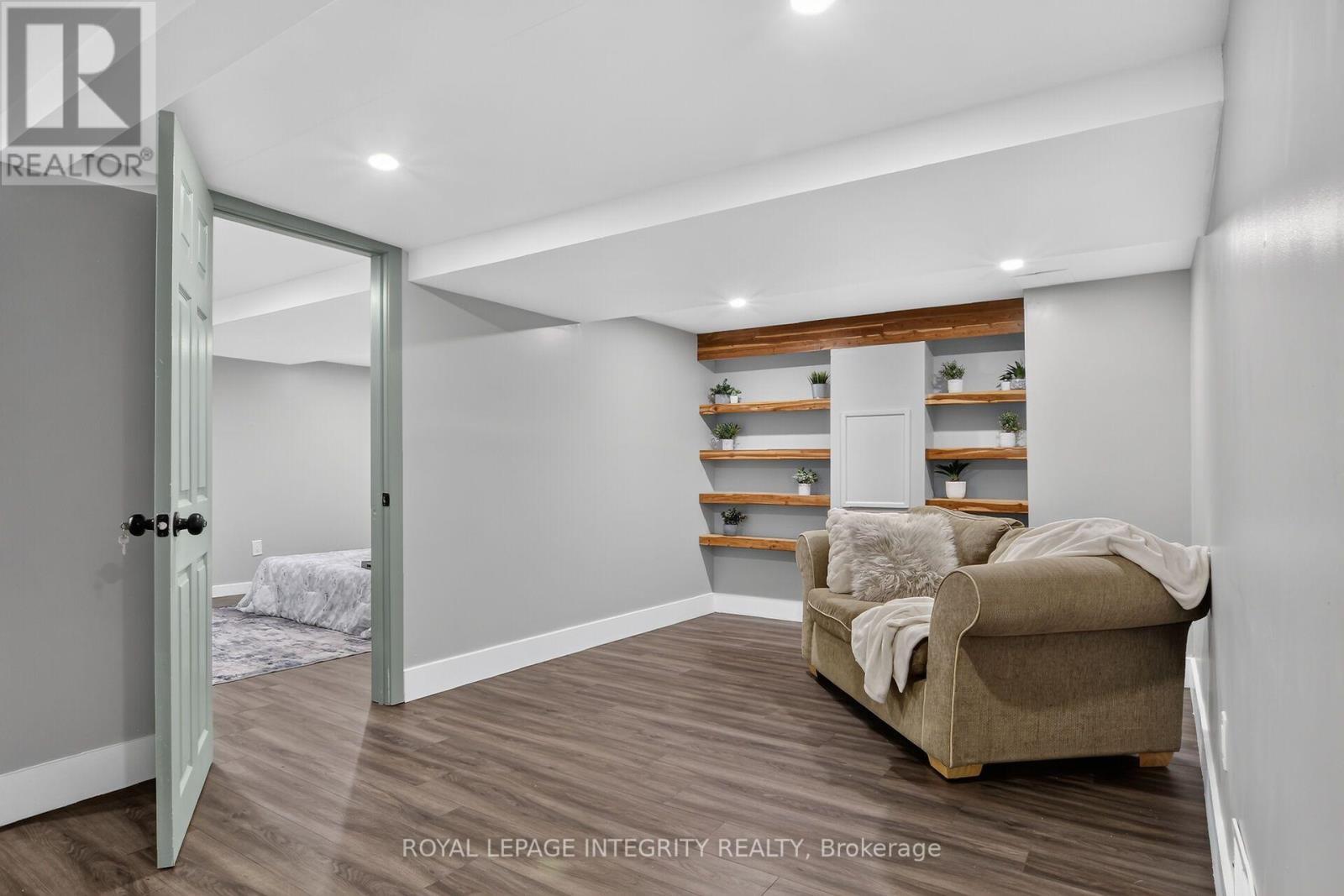 1213 Mcwatters Road, Ottawa, ON