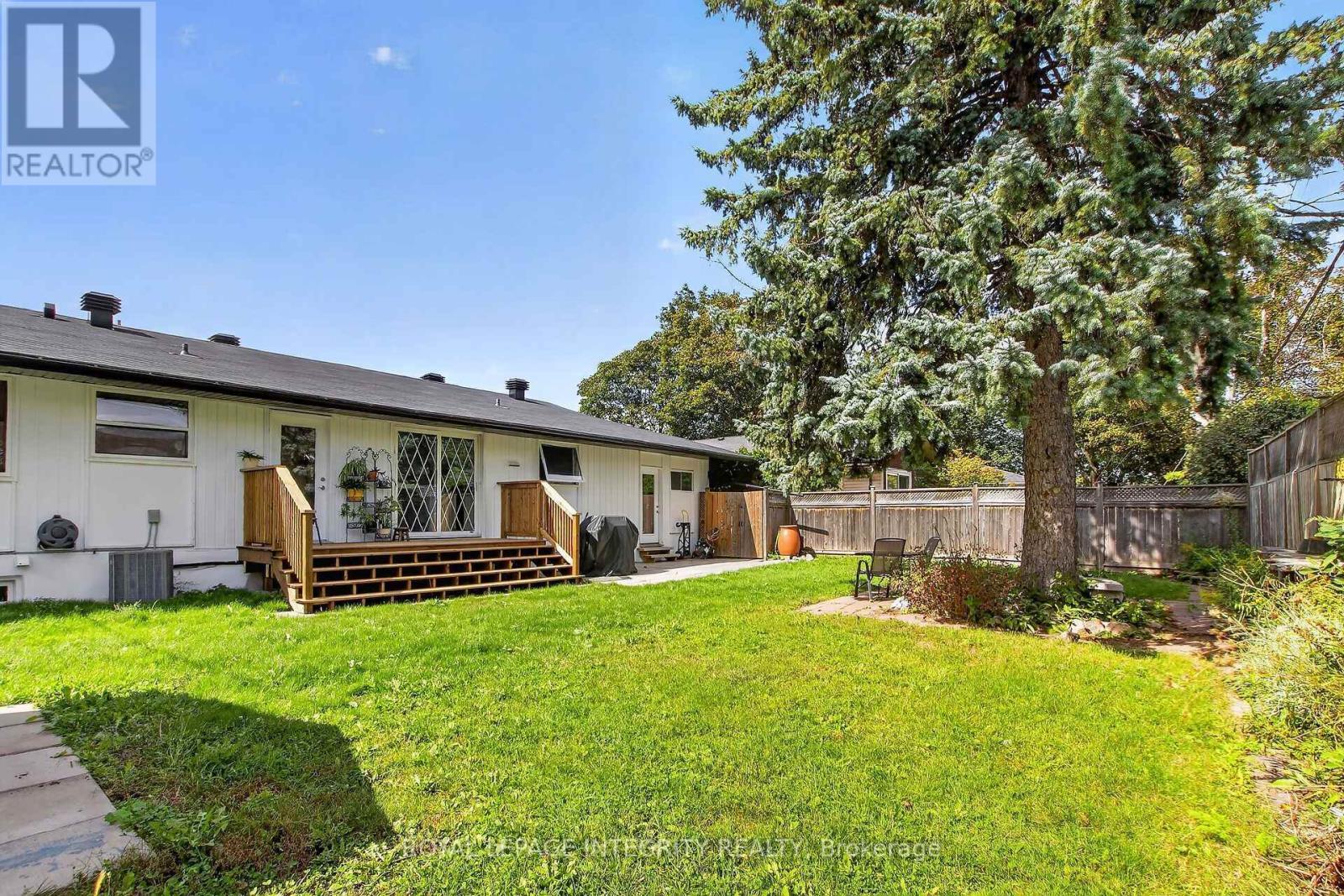 1213 Mcwatters Road, Ottawa, ON