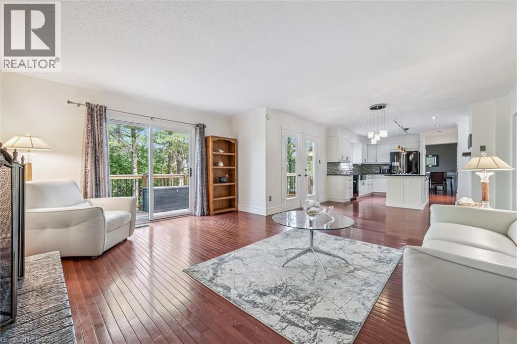 21 Tinatawa Court, Kitchener, ON