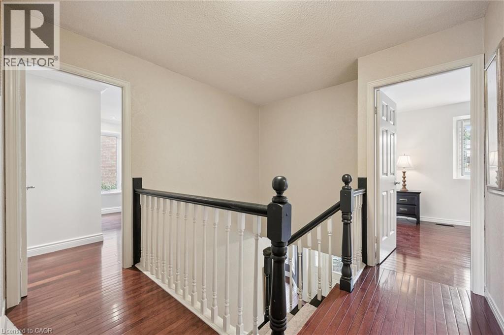 21 Tinatawa Court, Kitchener, ON