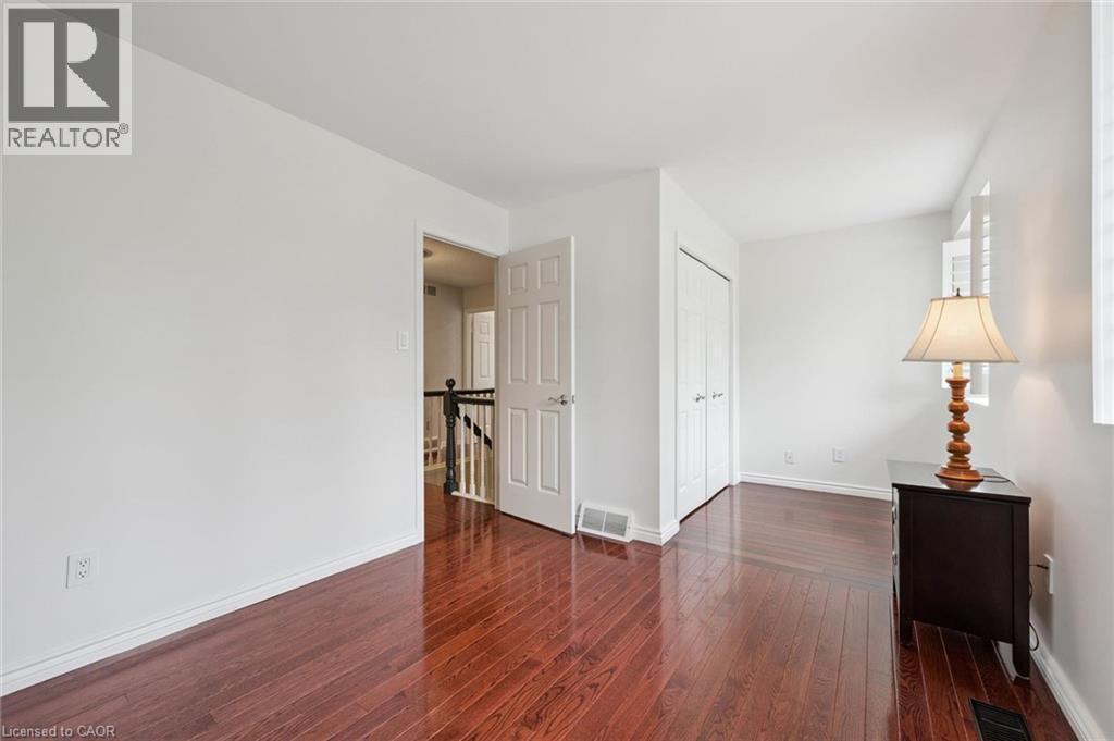 21 Tinatawa Court, Kitchener, ON