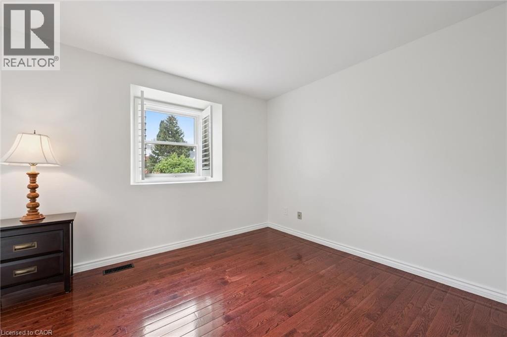 21 Tinatawa Court, Kitchener, ON