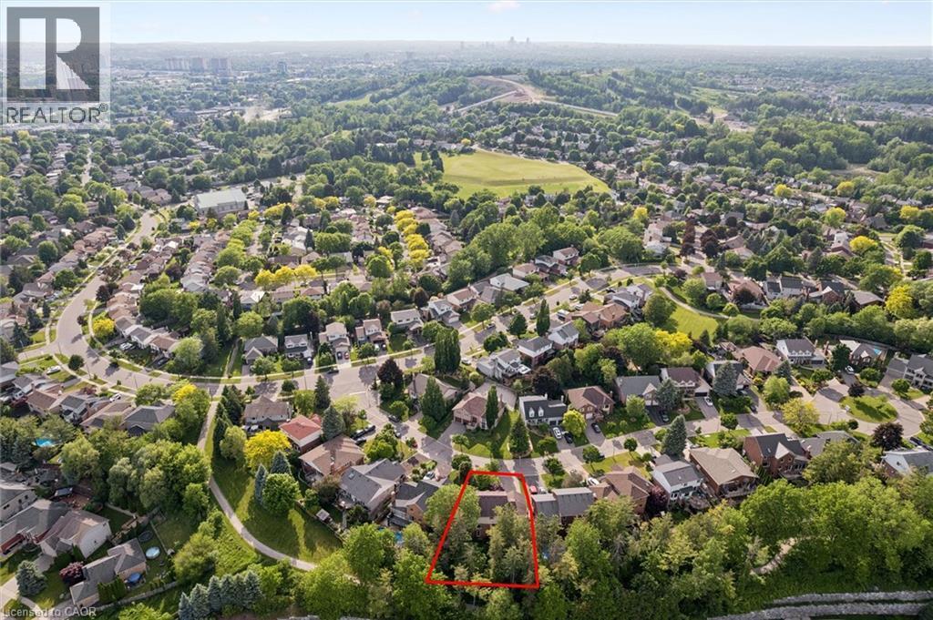 21 Tinatawa Court, Kitchener, ON