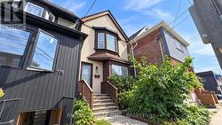 UPPER - 773 PAPE AVENUE Toronto, ON M6K 3T2
