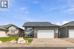 562 Rempel MANOR  Saskatoon, SK S7T 0J4