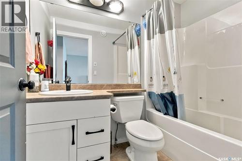 562 Rempel Manor, Saskatoon, SK 