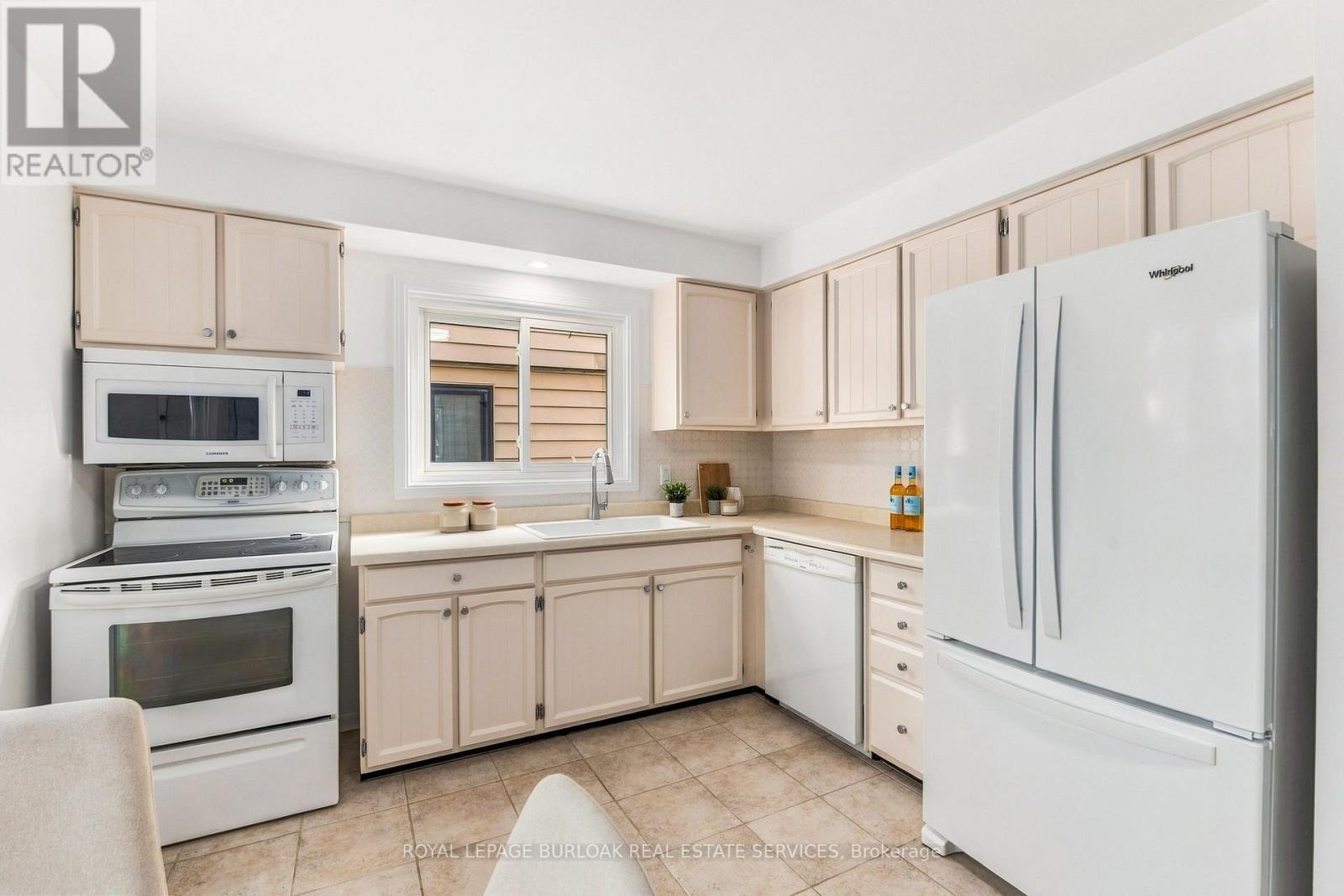 2161 Devlin Drive, Burlington, ON