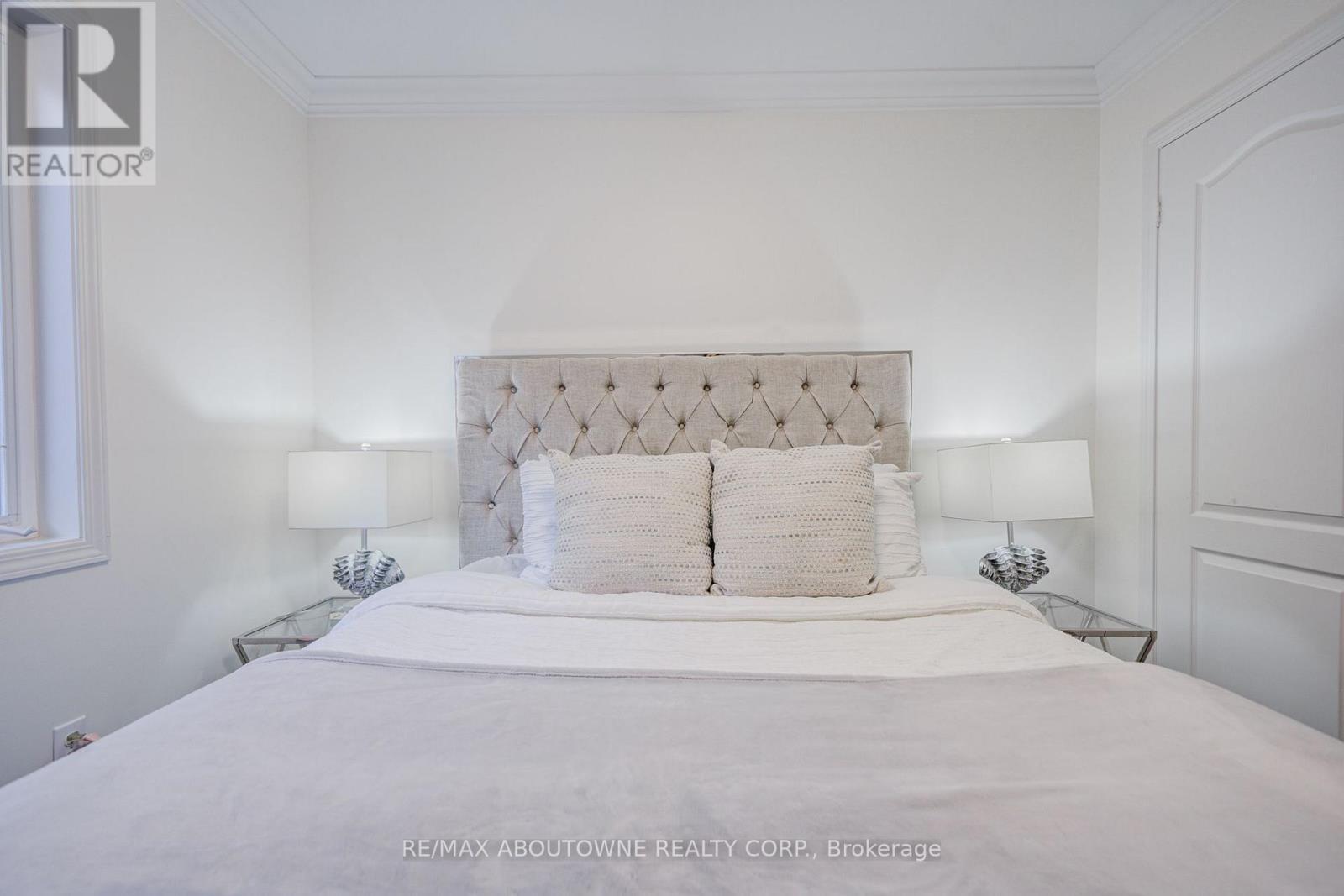 4228 Fuller Crescent, Burlington, ON