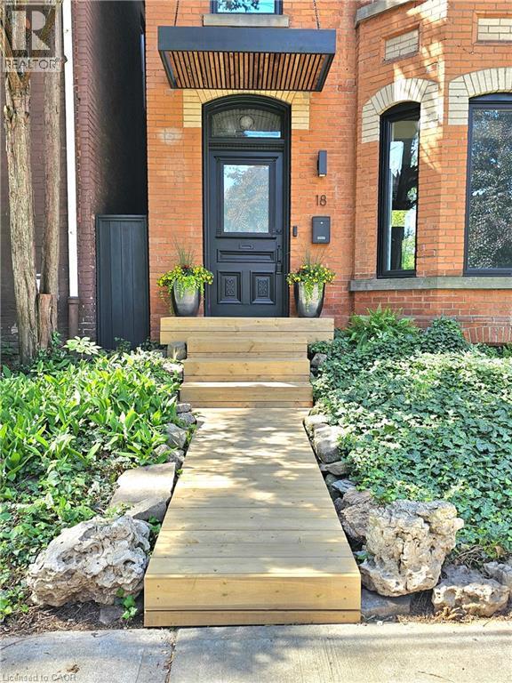 18 Alanson Street, Hamilton, ON