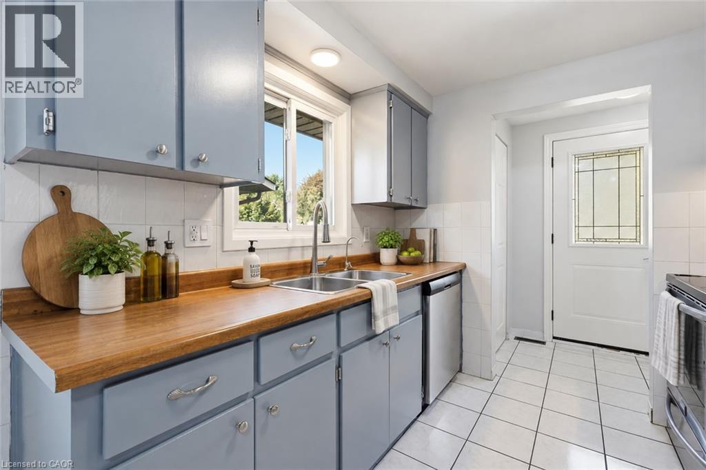 27 Appalachian Crescent, Kitchener, ON