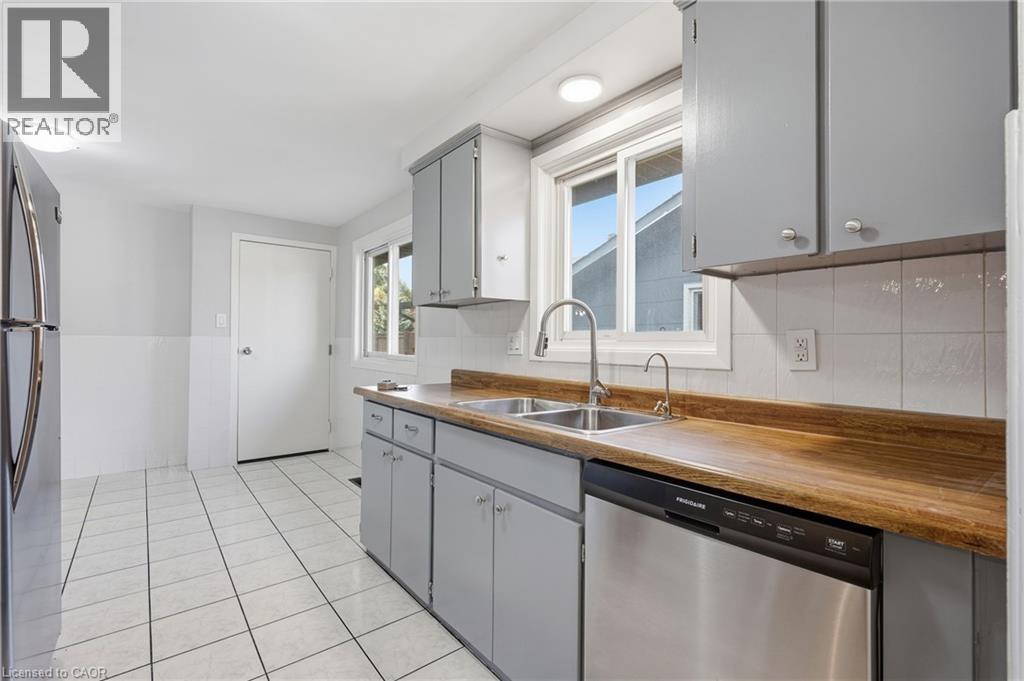 27 Appalachian Crescent, Kitchener, ON