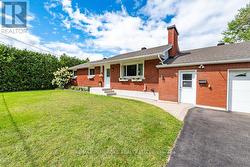 13 SUNSET CRESCENT Petawawa, ON K8H 2L8