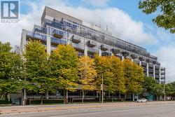 215 - 1040 THE QUEENSWAY Toronto, ON M8Z 0A7