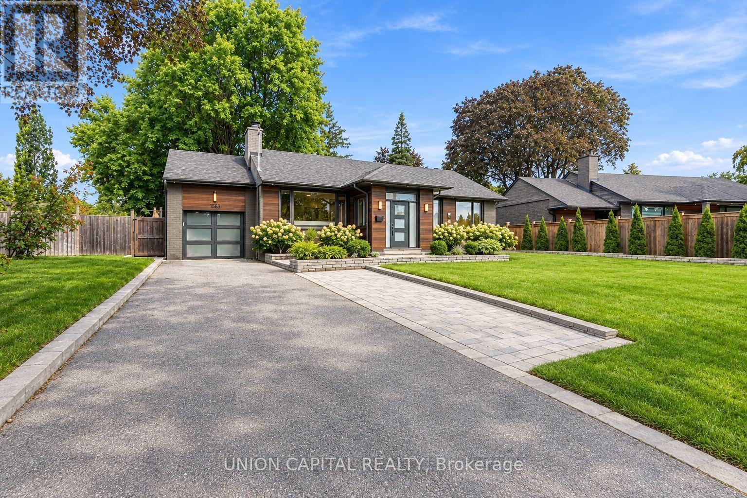 1563 Skyline Drive, Mississauga, ON
