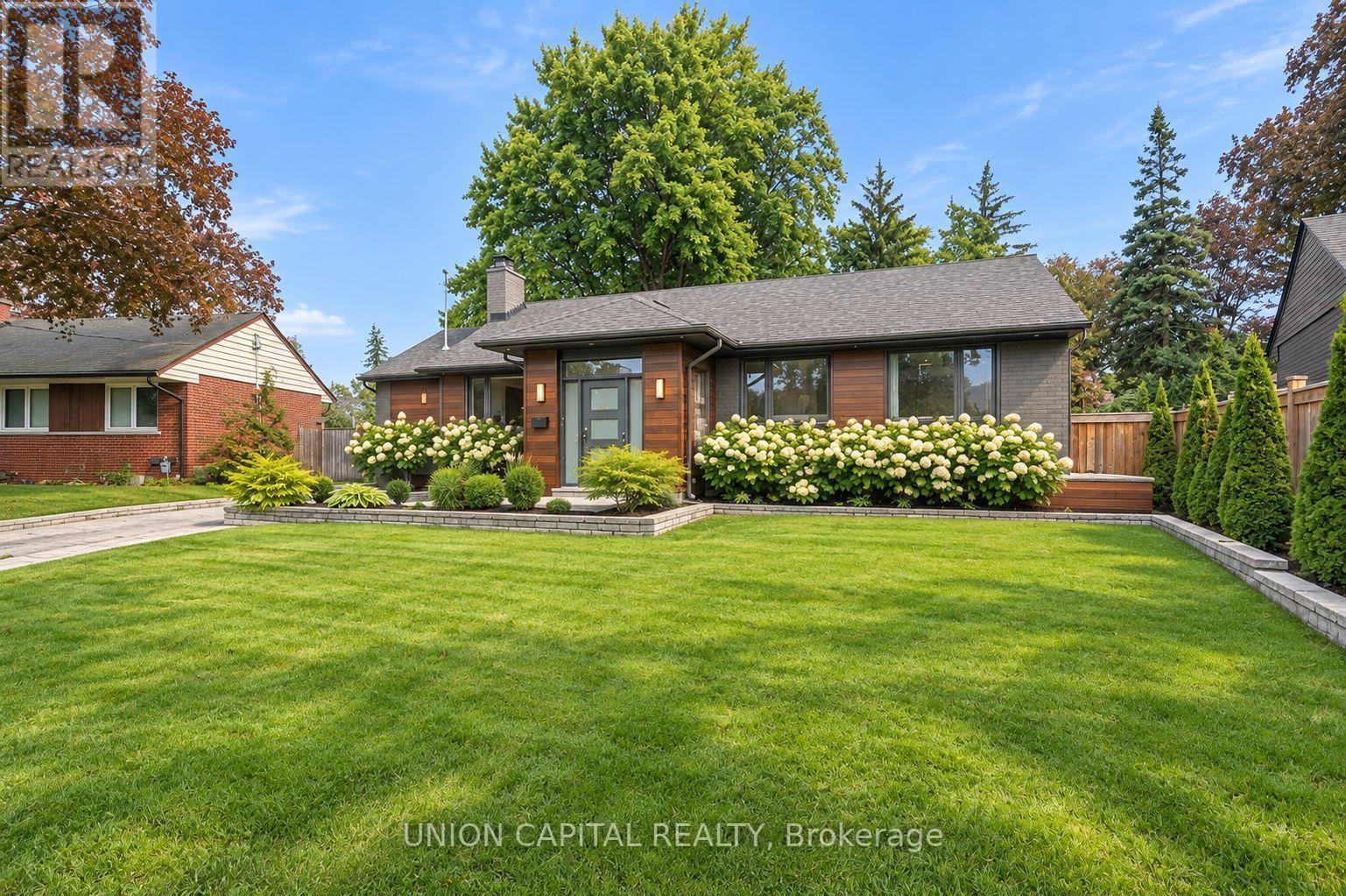 1563 Skyline Drive, Mississauga, ON